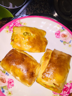 A picture of Chicken and Veggies Roll🥖.