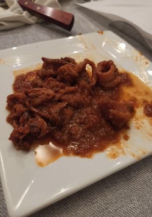 Una foto de Calamar en salsa Mambo