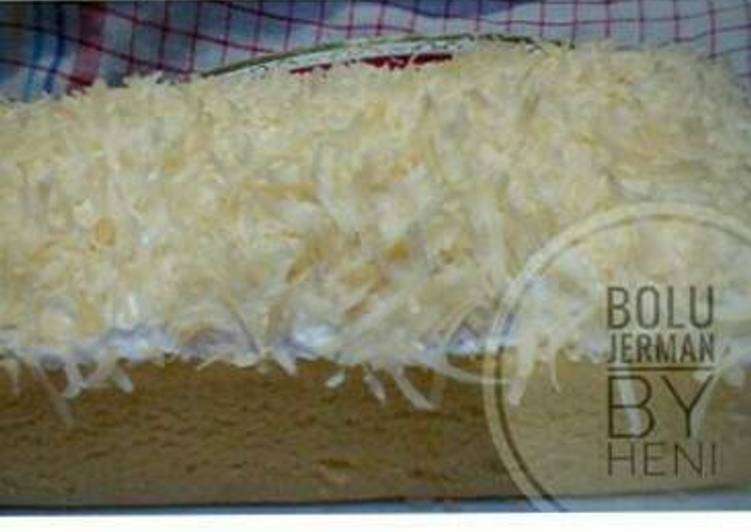 Cara Gampang Menyiapkan Bolu Jerman Kukus yang Enak Banget