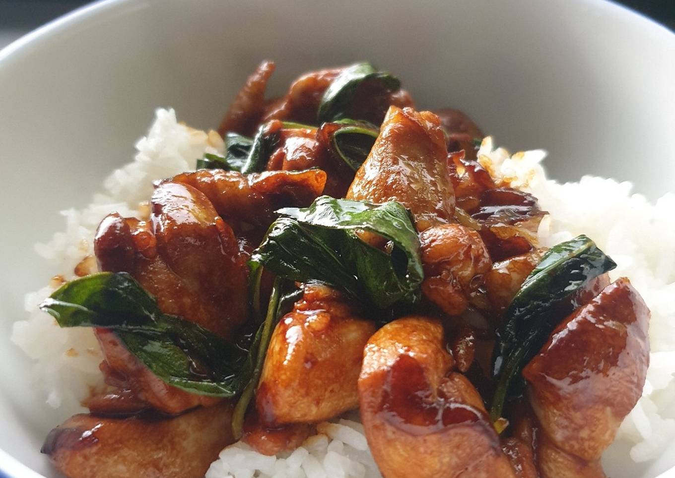 Soy basil chicken with steam rice