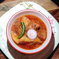 A picture of Aloo Pyaza.