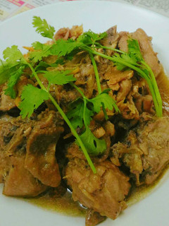 Hình của món Gà kho gừng.