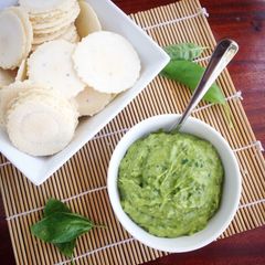 A picture of Avocado dip.