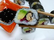 Una foto de arroz setas de japonés