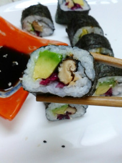 Una foto de Maki sushi de vegetales 🍱