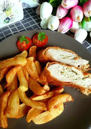 Rántott csirkemell tekercs, sütőben sütve recept fotója