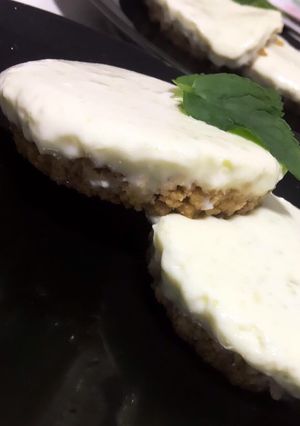 Foto principal de Tartaletas de lima y queso crema fit