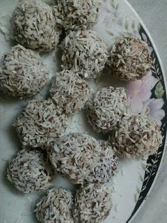 صورة لوصفة كرات الشوكلاته البسيطه