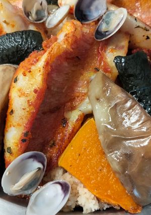 Una foto de Cuscús de gallineta y verduras