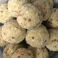 A picture of Makhane ke laddu.