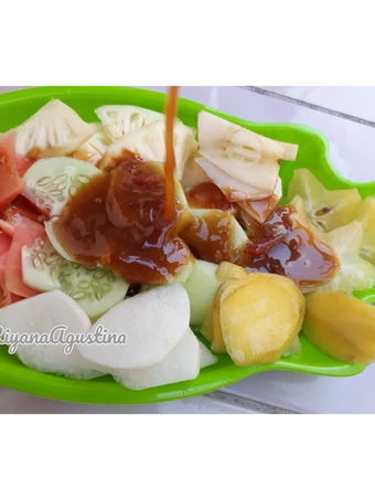 Langkah Gampang Membuat Resep Rujak Buah Petis Madura yang Uenak Anti Ribet, Lezat Sekali