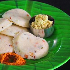 A picture of Oats Idli.