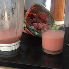 Smoothies strawberry mix banana রেসিপির প্রধান ছবি