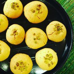 A picture of Besan Nankhatais.