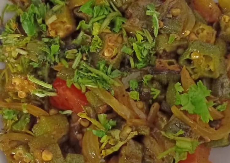 Steps to Make Super Quick Homemade Bhindi do pyaza