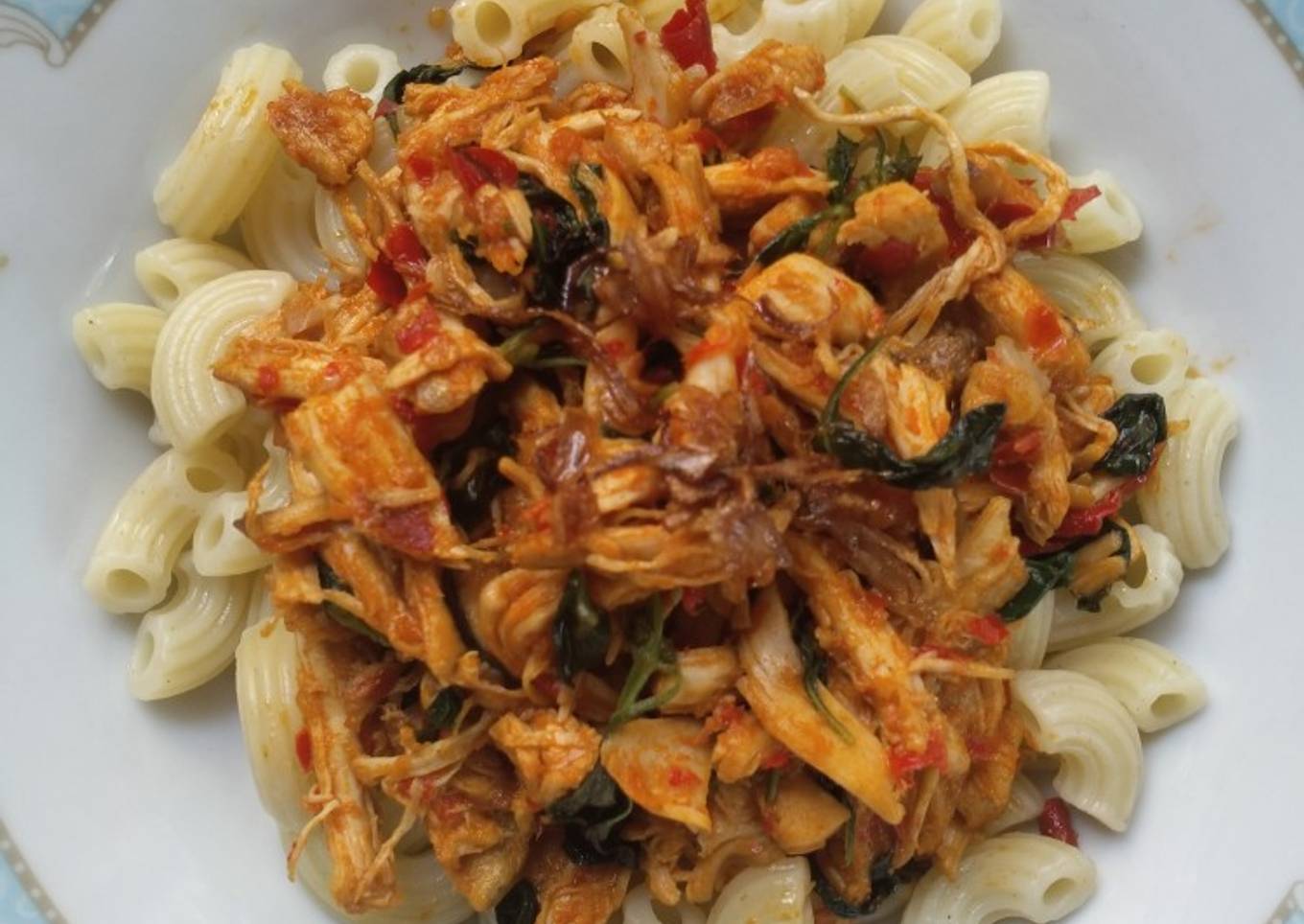 Makaroni Rica Ayam Suwir Kemangi