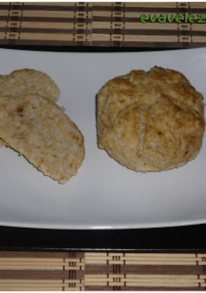 Una foto de Panecillos de arroz, mijo y avellanas