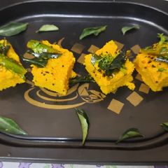 A picture of Khaman dhokla.