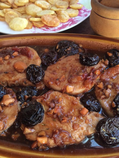 Una foto de Lomo con salsa de ciruelas y almendras