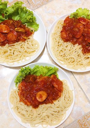 Hình của món Spaghetti nấm và xúc xích.