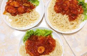 Spaghetti nấm và xúc xích