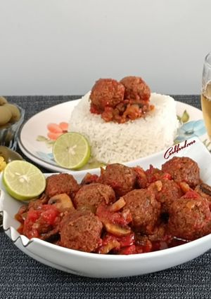 عکسی از دستور کوفته قلقلی با سس سبزیجات