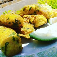 A picture of Banana fritters.