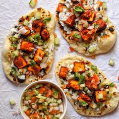 Panner tikka naan tacos A picture of Panner tikka naan tacos.