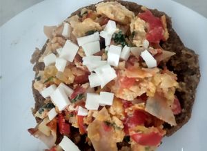 Una foto de Tostadas de fibra con huevito