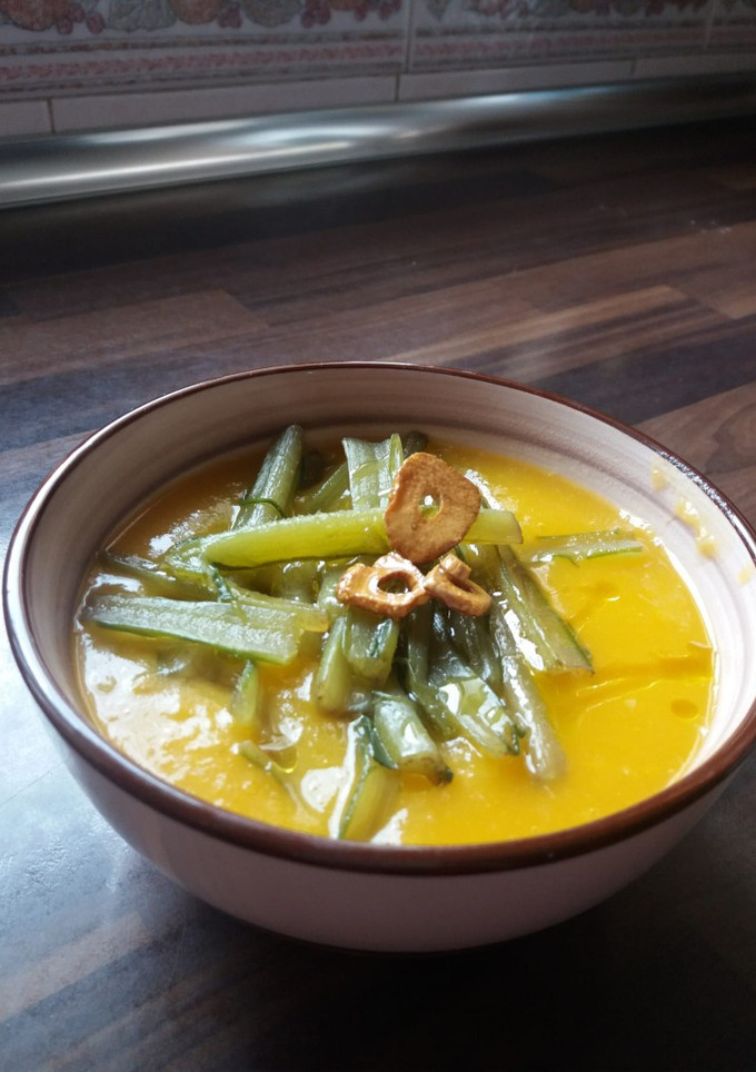 Una foto de Puré de calabaza con borrajas 😋