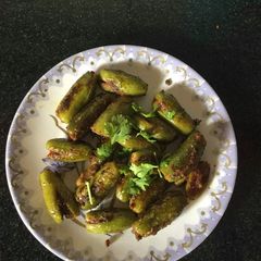 A picture of Dondakaya stuffed (Tindora stuffed curry).