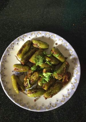 A picture of Dondakaya stuffed (Tindora stuffed curry).