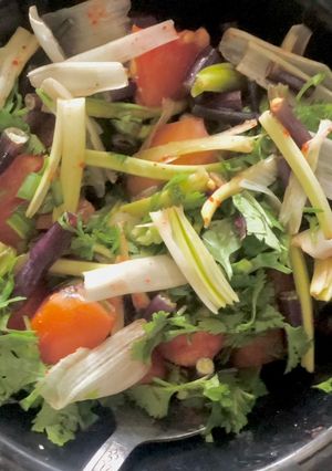 A picture of Radish pods Salad.
