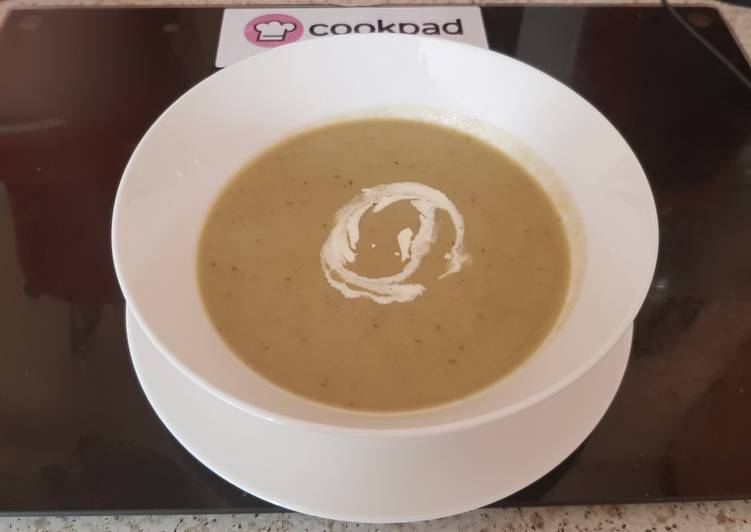 My Creamy Asparagus, Aubergine & Stilton Soup. π