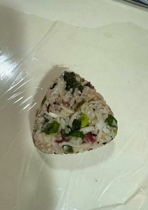 吻仔魚毛豆飯糰 的食譜成品照片
