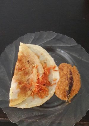 A picture of Instant rava carrot dosa.