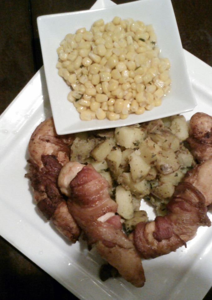 A picture of Beelo's Bacon Wrap Chicken.