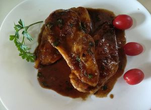 Foto principal de Pechuga de pollo con salsa Perrins