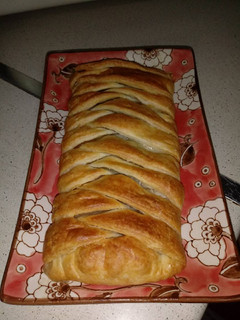 Una foto de Trenza de hojaldre salada y dulce