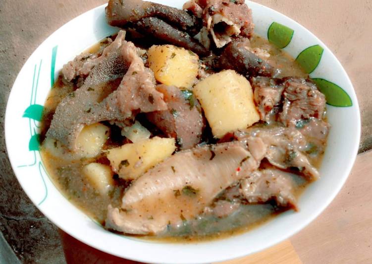 Ukodo(Yam and goat meat peppersoup)