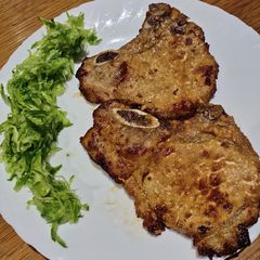 A picture of Pan Fried Porkchops.