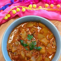 A picture of Bottle gourd curry.
