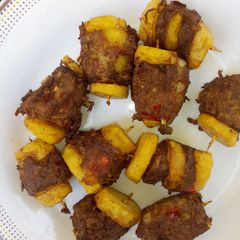 A picture of Fried Arish potatoes (dankali mai nama).