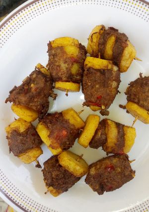 A picture of Fried Arish potatoes (dankali mai nama).
