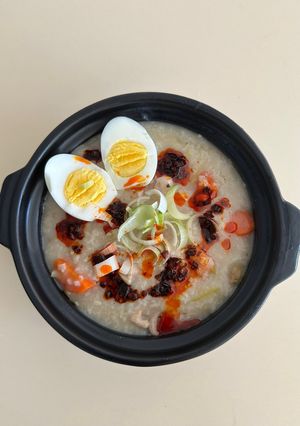 A picture of Chicken congee.