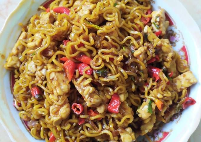 Mie goreng tempe pedas