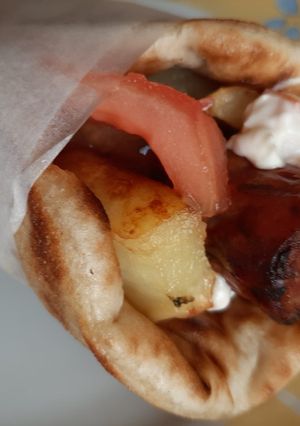 Φωτογραφία της συνταγής Πιτόγυρο με λουκάνικο