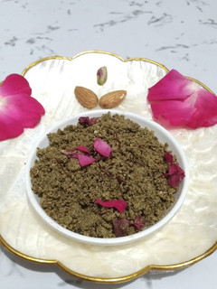 ઠંડાઈ મસાલો (Thandai Masala Recipe In Gujarati) રેસીપી મુખ્ય ફોટો