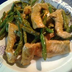 A picture of Green Beans and Marinated Pork Strips.