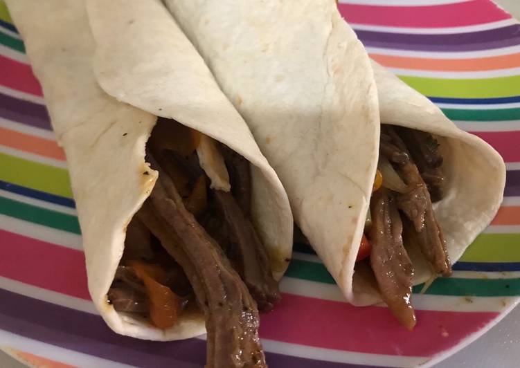 Burritos con carne desmechada